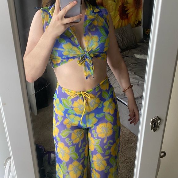 Vintage 80s Mesh Coverup - Picture 4 of 5